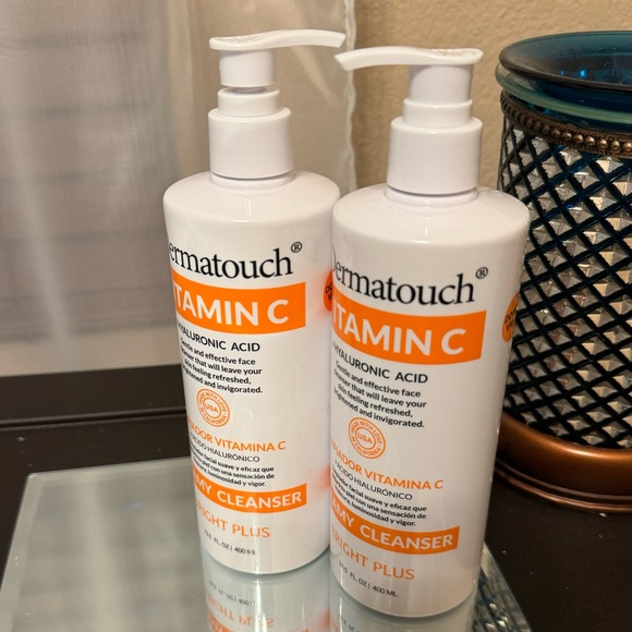 Dermatouch Vitamin C & Hyaluronic Acid Creamy Cleanser Bright Plus (2) brand new - Picture 1 of 7